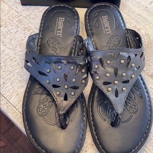 Born sandals